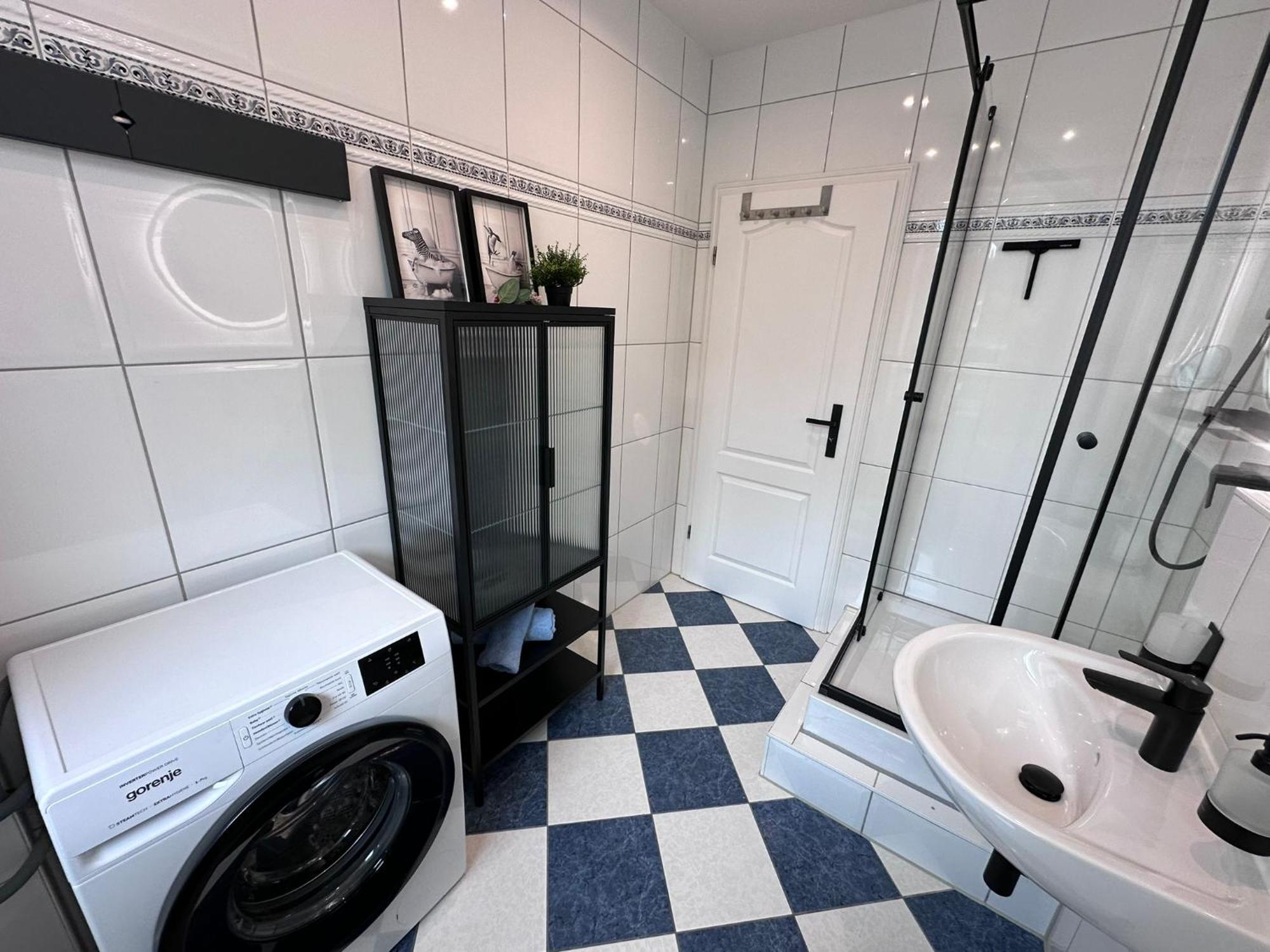 Apartment - Dschungel - Modern, Ruhig Und Familienfreundlich, Gratis W-lan Rostock